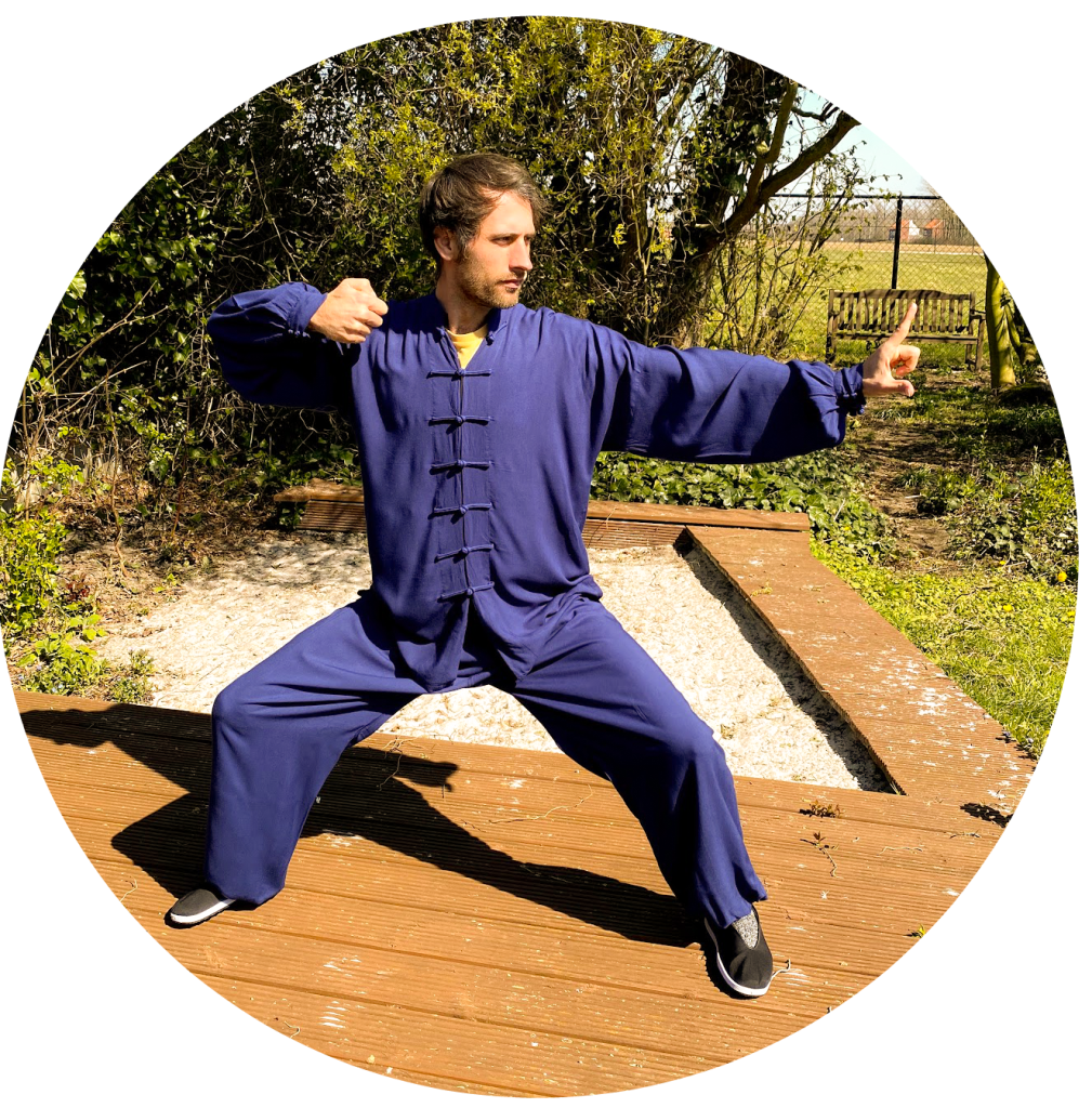 Kevin Vanhaelewijn demonstrates the exercise Drawing the Bow